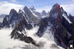 Prvovýstup na Uzum Brakk (6422 m), Karakoram
