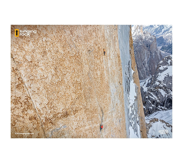 Trango Towers (69 x 48 cm)